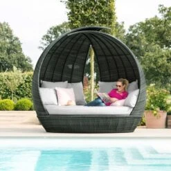 Maze Lotus Daybed -GardenChic Elegant Shop lotus daybed dsc 4149 2